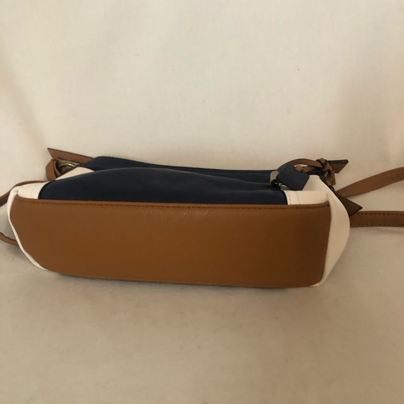 Giani Bernini Leather Crossbody Bag - Picture 5 of 15